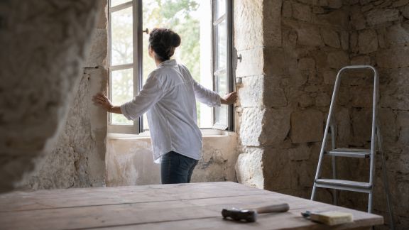 Rénover sa maison ancienne : les gestes pour préserver la qualité de l’air intérieur