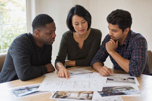 Co-investissement immobilier : comment s’associer pour mutualiser risques et apports