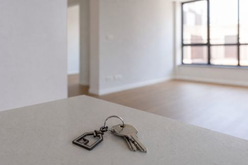 Revendre un bien acheté sur plan : spécificités et démarches à suivre