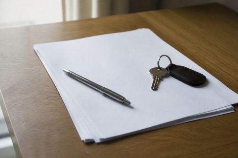 Délais et pénalités : que risque-t-on en cas de retard de déclaration immobilière ?
