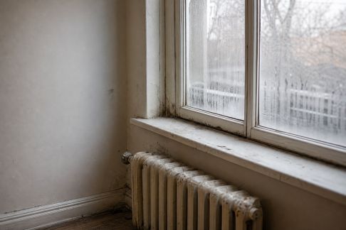 Les obligations du propriétaire face à un logement énergétiquement inefficace